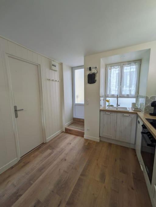 Appartement Avec Jardin Et Acces Mer Grandcamp-Maisy Dış mekan fotoğraf