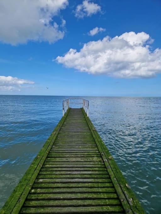 Appartement Avec Jardin Et Acces Mer Grandcamp-Maisy Dış mekan fotoğraf